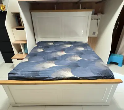 HOME CENTRE QUEEN BED  MATRESS ( only the down bed  matress with head board ) for at 250 aed only