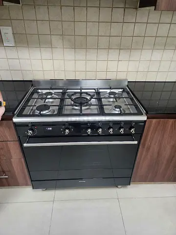 Smeg Cooker Freestanding 90x60cm Top Gas Oven Electric Combination