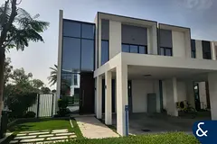 Vacant | Close to Pool | Landscaped Garden