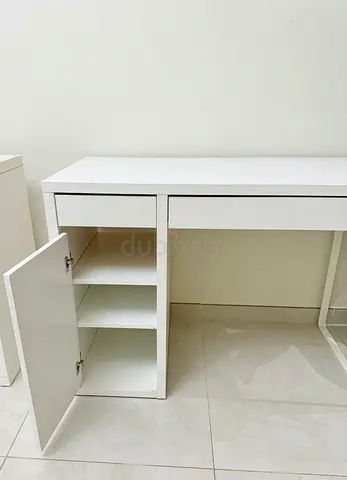 White compact study  computer desk with storage