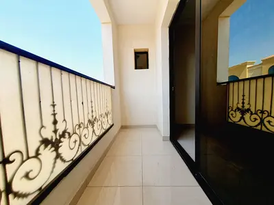 Amazing offer 3bhk with balcony and 3 washroom and parking inside the building price 75k