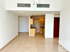 Prime Location | Closed Kitchen | Corner Unit