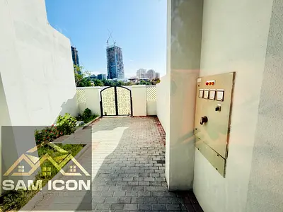 فيلا من 4 غرف نوم | مجتمع الخريف والفصول | شرفات متعددة