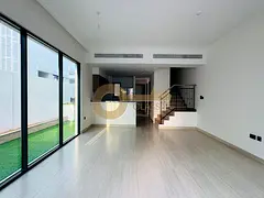 5BR CORNER | PREMIUM LOCATION | CLOSE TO PARK