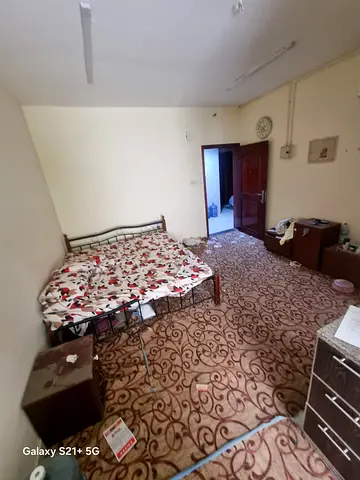 استديو مميز للايجار بالشارقه الغوير مساحه مناسبه يصلح للعزاب والعائلات قريب من المواصلات وجميع الخدمات