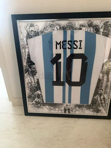 Messi autographed jersey