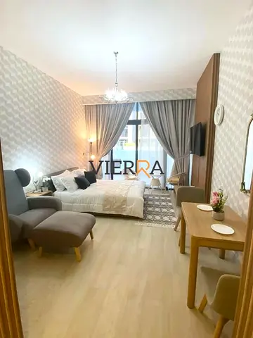 معيشة مريحة بدون تبريد | جاهزة للسكن | شرفة واسعة