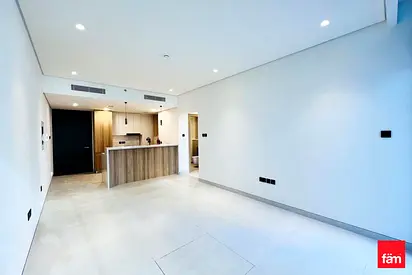 FREEHOLD | MODREN BUILT | NEGOTIABLE