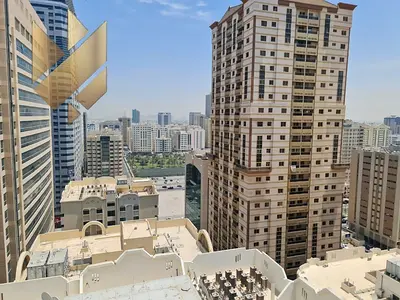 غرفتين وصالة في القاسمية بمساحة ممتازة وإطلالة مفتوحة