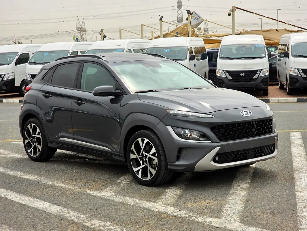 Hyundai Kona 2023 — photo 1 of 20