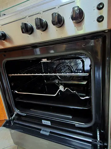 Gas Oven in Great Condition