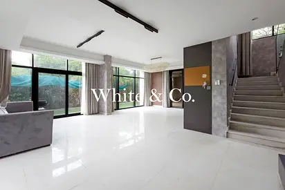 Single Row | Ready To View | Upgraded 6BR