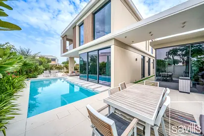 Corner Unit | Upgraded | Swimming Pool | Huge Plot