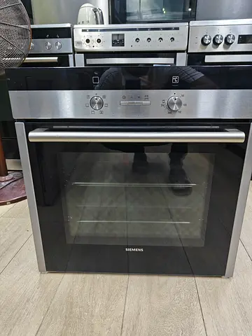 Siemens Built-in Oven - Modern Design with Efficient Performance