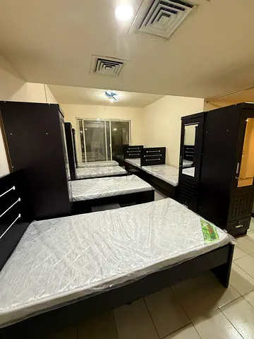 bed space for male near sharaf dg metro