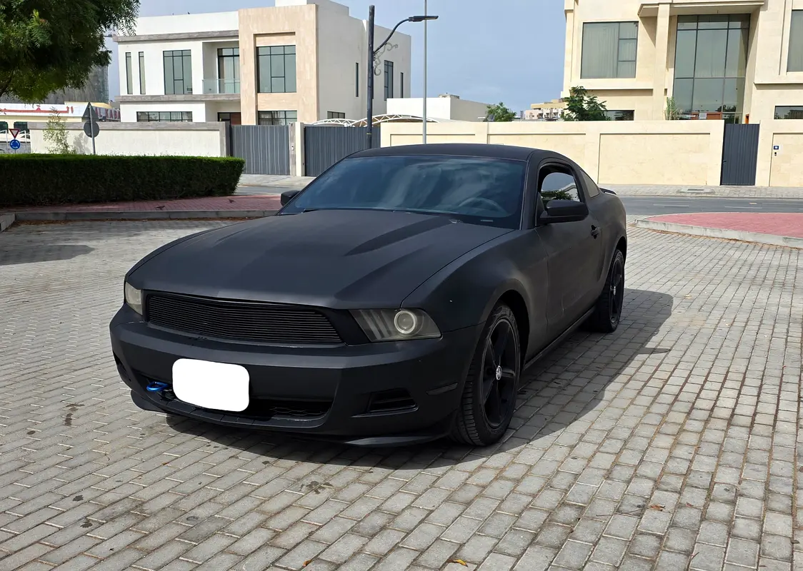 Ford Mustang 2012 — photo 1 of 19