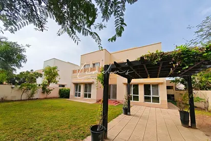 5 Bedrooms | 5 Bathrooms + Maids | Meadows 2