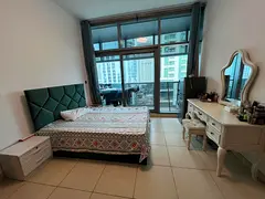 Masterbedroom Available for Female, JLT Opposite DMCC Metro