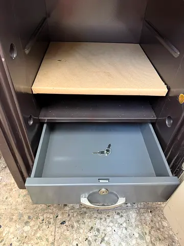 Metal Filing Cabinet with Key Lock