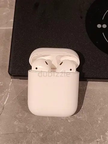 Apple AirPods Gen 1 - Wireless Earbuds