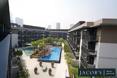 Vacant | Pool view | Furnished option available