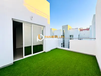 HOT DEAL -4 BEDROOM ALL EN SUITE PLUS MAIDS ONE BEDROOM DOWN -SHARED POOL-PVT BACKYARD