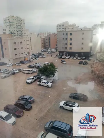شقة غرفتين وصالة مفروشة في البوطينة للإيجار الشهري 3500 درهم شاملة كافة الفواتير والإنترنت بدون تأمين موقع مميز قريب من الخدمات والحدائق والممشى