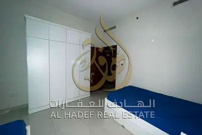 شقة غرفتين وصالة مفروشة نصف فرش للإيجار في الخان الشارقة | غرفة ماستر + ستور | باركن وجيم مجاني | 58,000 درهم