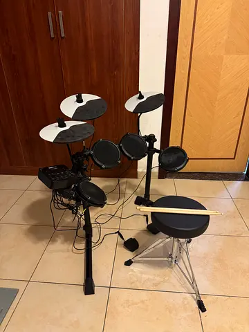 ALESIS DEBUT DRUM KIT
