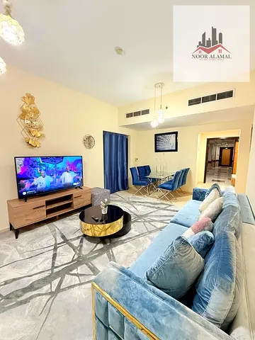 الشارقه الخان برج الشاطي١ شقه مفروشه فرش فندقي تاني ساكن ثلاث غرف وصاله وغرفه خادمه ومطبخ ثلاث حمام وبلكونه فيو كامل علي البحيره🌊