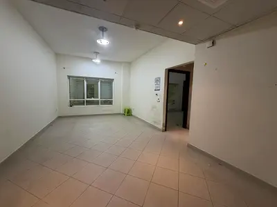 أرخص شقة غرفة ماستر وصالة مساحة واسعة بالمجاز 1 قرب الكورنيش