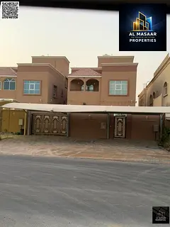 A practical and comfortable villa with 5 master bedrooms and 2 living rooms, in an excellent locatio