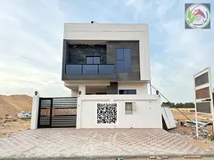 Villa at a bargain price, including registration and ownership fees, on the main street, ready to mo