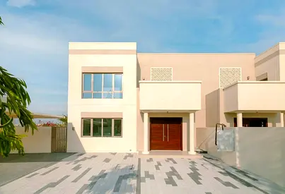 Large Plot | Brand New | Closed Kitchen