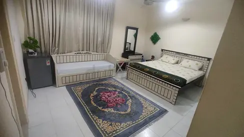Spacious furnished room for Muslim family Pakistani or Indian near abu bakr metro