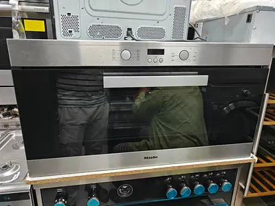 Miele Built in oven 90cm in excellent condition dual fan