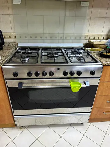Gas Cooker 6 Burners