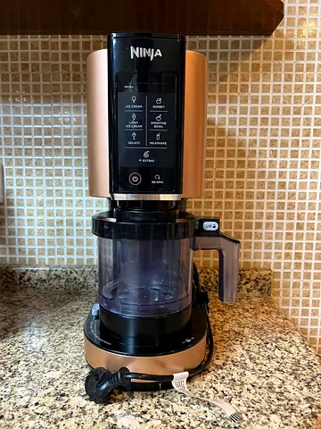 Ninja ice cream/smoothie machine