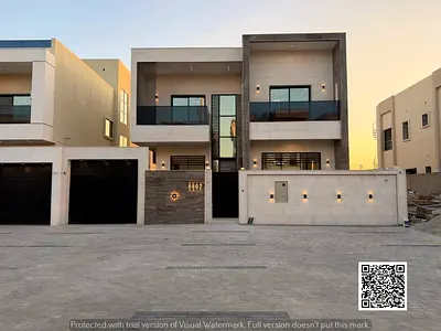 فيلا مودرن فاخرة  | تطل علي الشارع الرئيسي | تملك حر لجميع الجنسيات