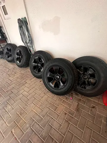 5x 17inch Jeep Wrangler wheels