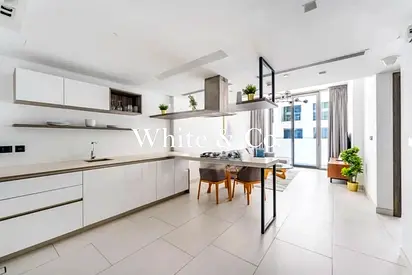 Fully Furnished | West Beach | Mid Floor