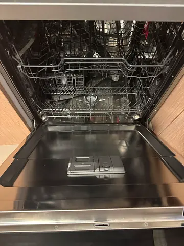 Whirlpool Dishwasher