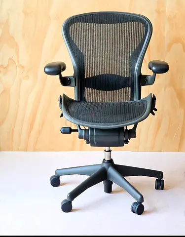 Herman Miller Aeron size B