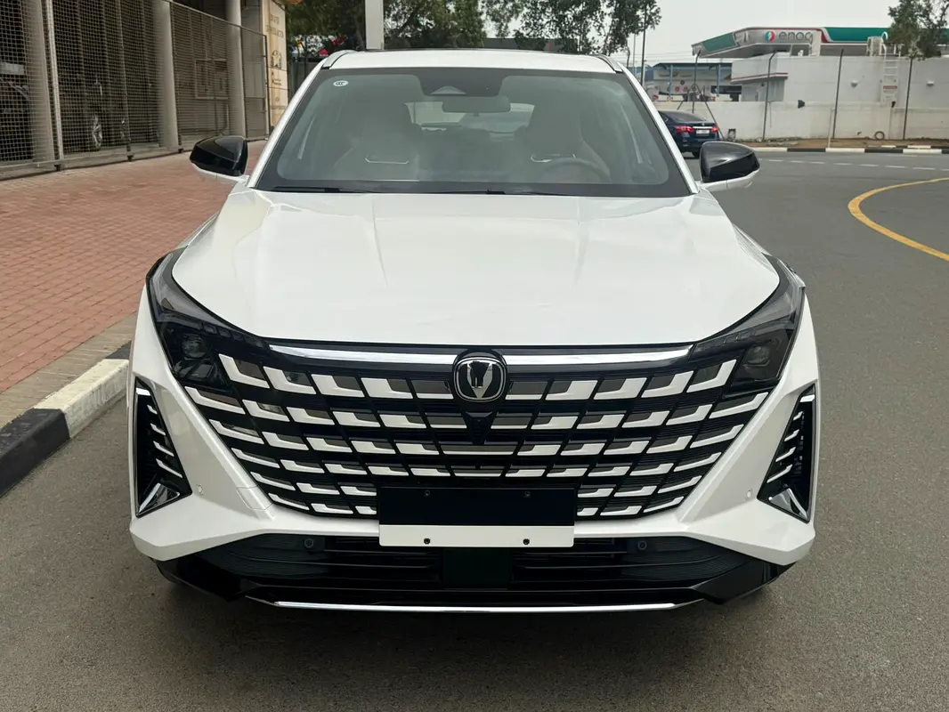 Changan UNI-Z 2025 — photo 1 of 15