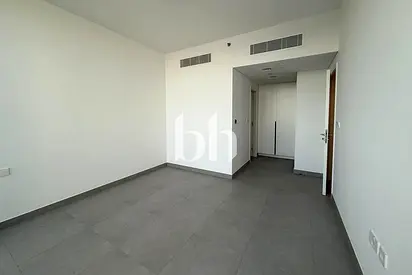 Ready-to-Move | Panoramic View | The Gate