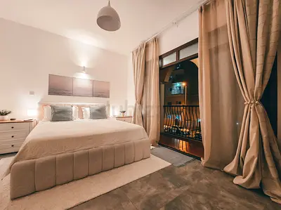 Master Bedroom with Ensuite and Balcony