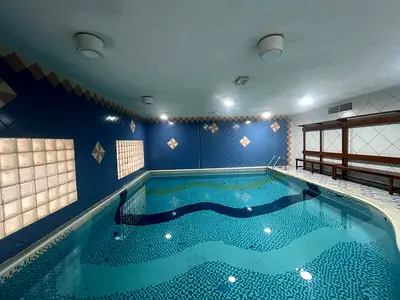 اطلالة مفتوحة غرفتين وصالة  تكييف وشهر مجانا ومساحات كبيرة مع موزع بين الغرف