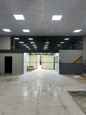 2800sqft MAIN ROAD FACING WAREHOUSE IN RAS AL KHOR 350/-k