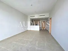 1 Bedroom Apartment | Boulevard View | Vacant