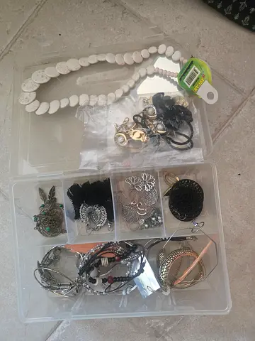 Ladies fashion accessories for sale